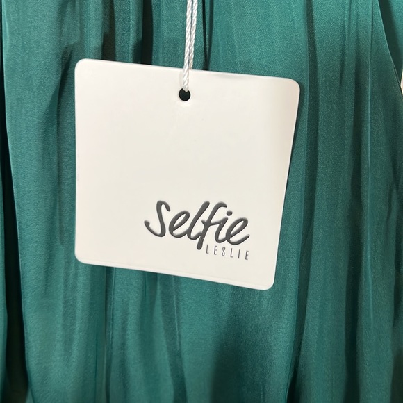 Selfie Leslie hunter green  promises halter necklace fluted hem dress Size Large - Picture 6 of 14